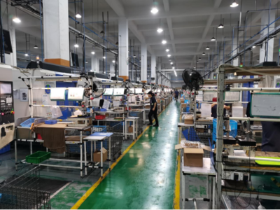 學校領導帶隊學校到企業(yè)考察交流